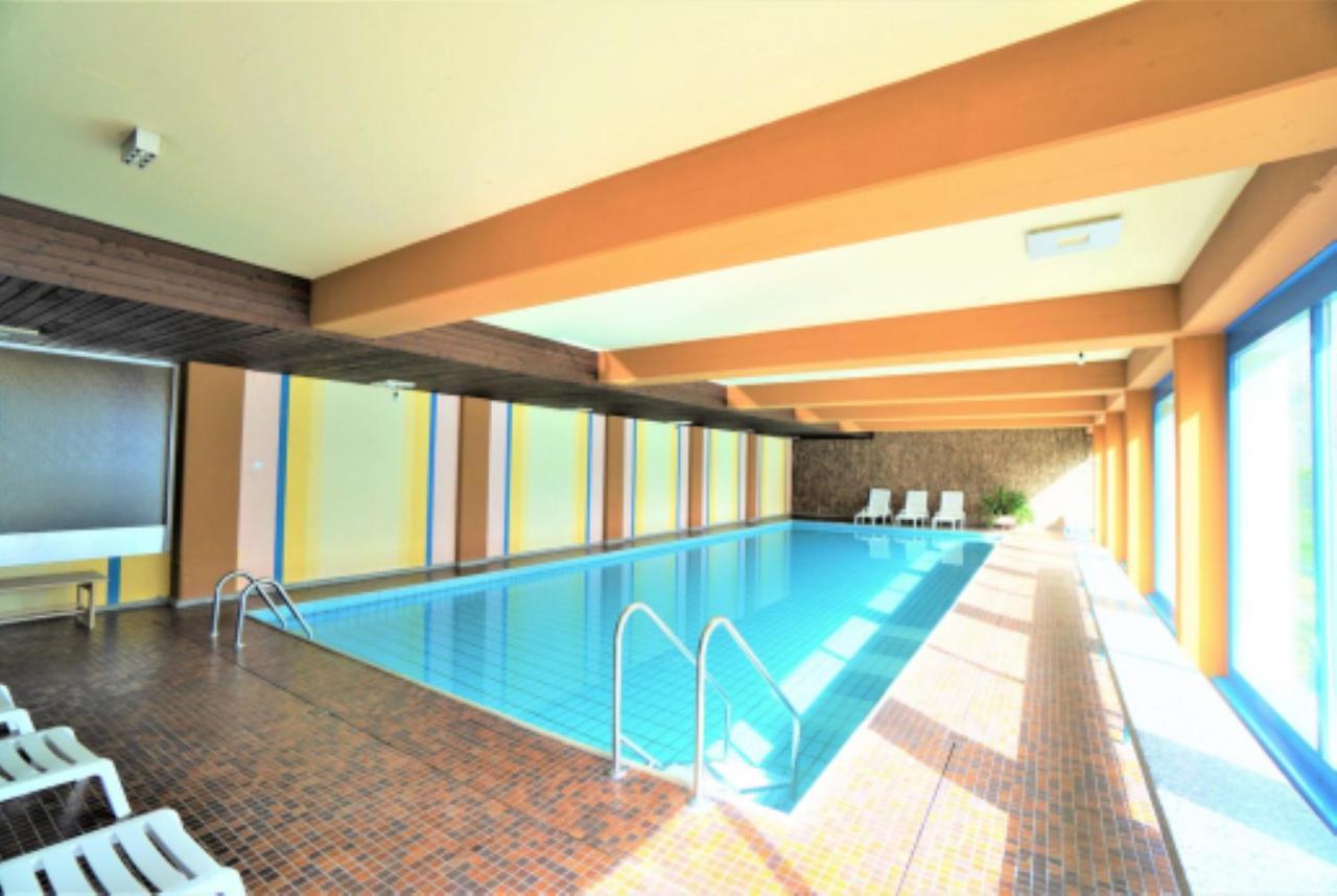 Lovely 1-Bedroom Vacation Studio Apartment With Pool And Sauna Laax Exterior foto